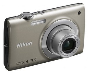 Flach und elegant: Nikon Coolpix S2500 Digitalkamera