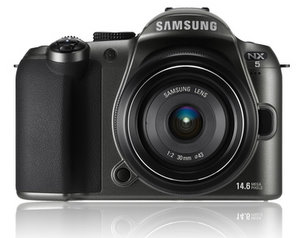 Fast überholt: Samsung NX5 System Digitalkamera